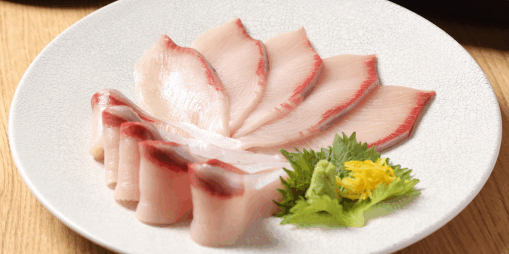 愛媛県宇和島で育てられた高品質なぶりを提供しています。宇和島ぶりは、ミネラル豊富な海水と厳選されたエサで育てられ、その肉質は臭みがなく、旨味が凝縮されています。